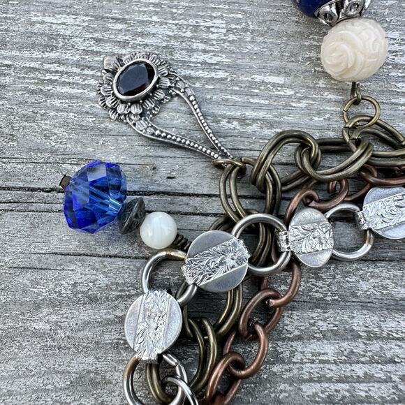 LOTR Not All Who Wander Are Lost Tolkien Quote Brass Charm Bracelet Fantasy Vtg - Picture 3 of 6